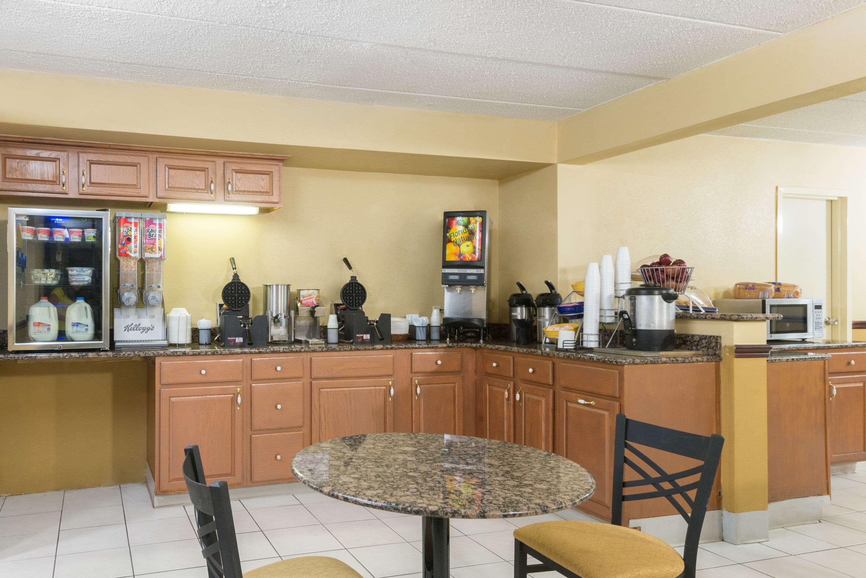 Days Inn By Wyndham Hagerstown I-70 Εξωτερικό φωτογραφία